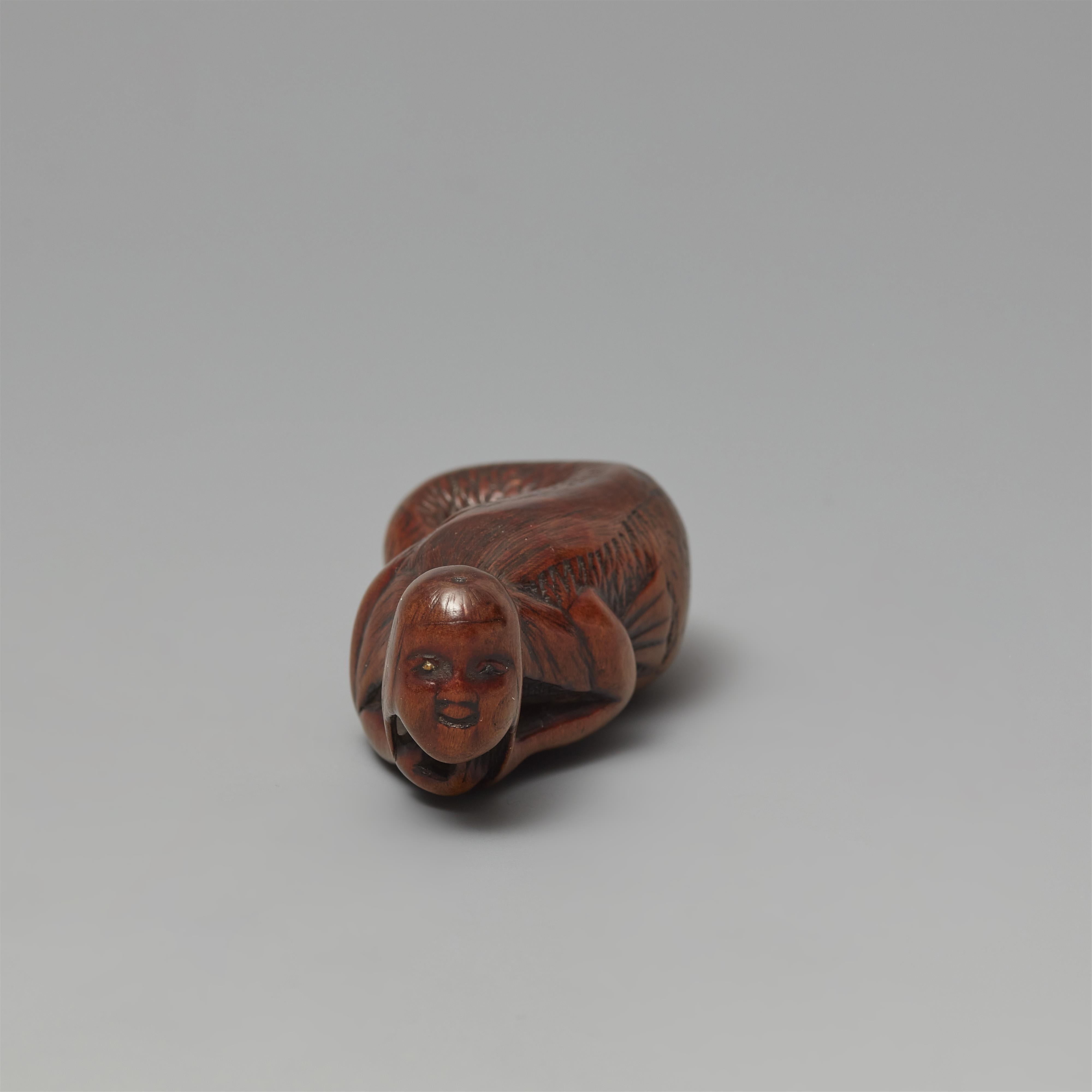 Netsuke eines Meerweibchens (ningyo). Buchsbaum. Frühes 19. Jh. - image-3