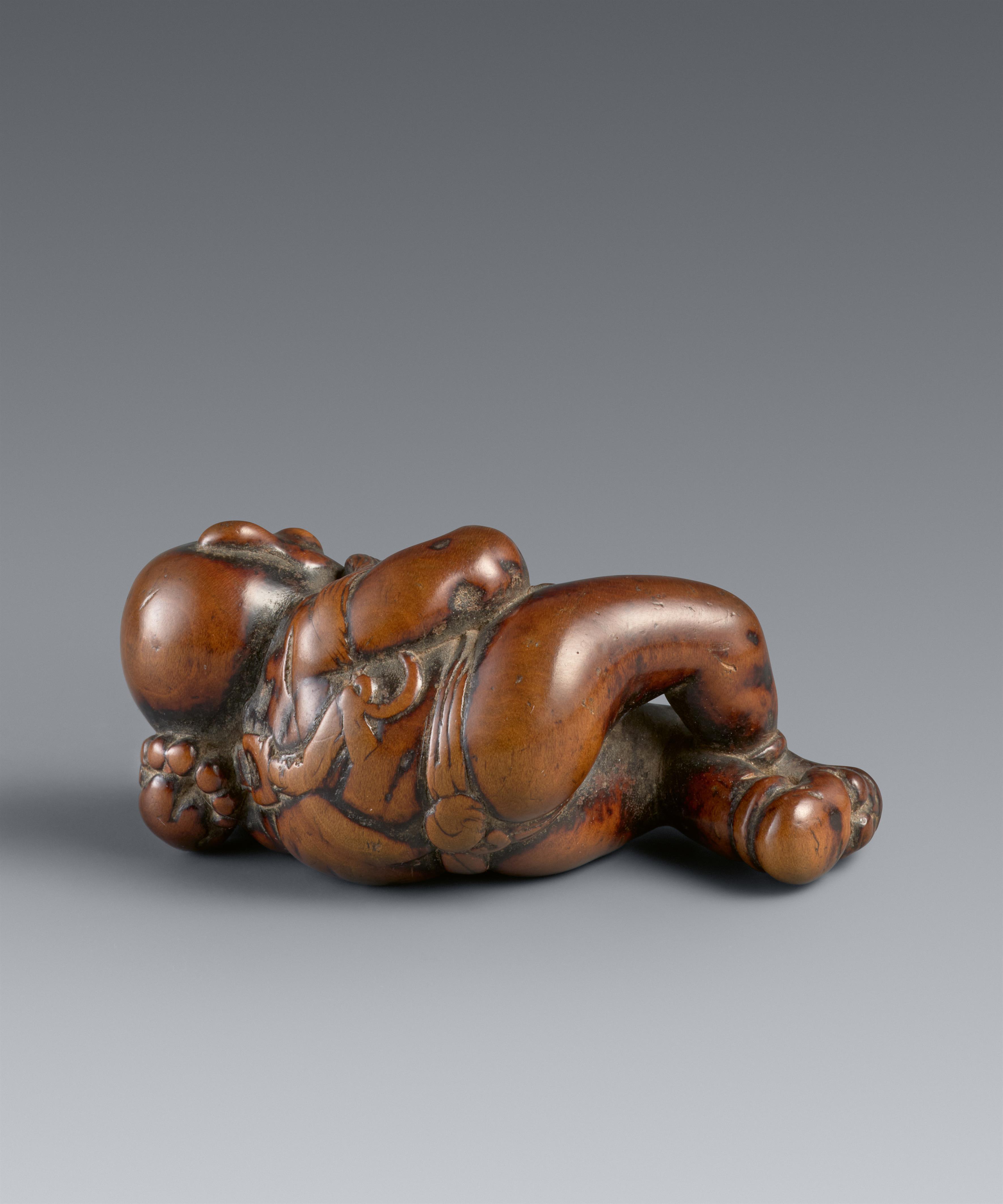 A boxwood netsuke of an oni. Early 19th century - image-6