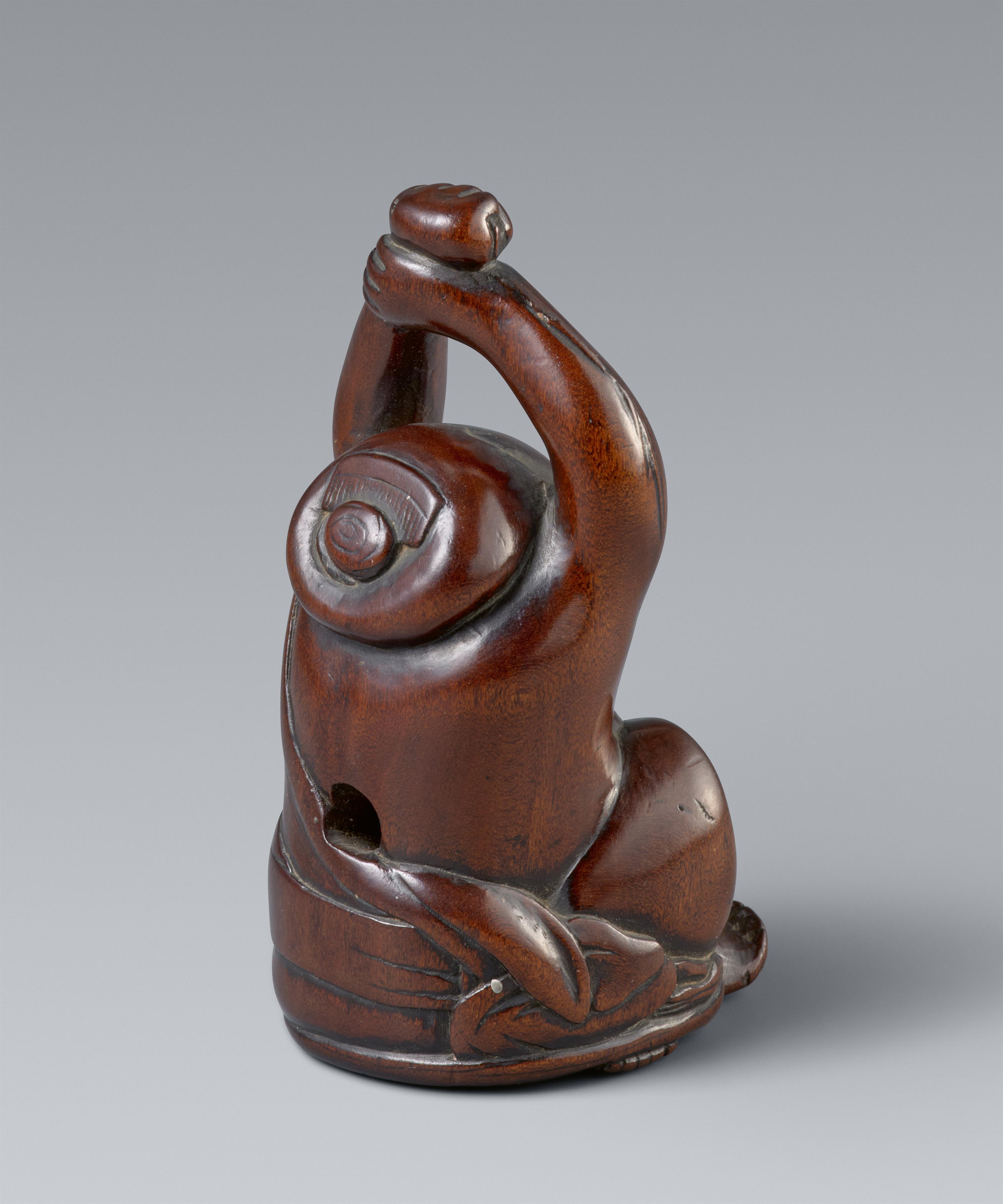 A large and unusual wood netsuke of a yawning Okame with a baby. 19th century - image-6