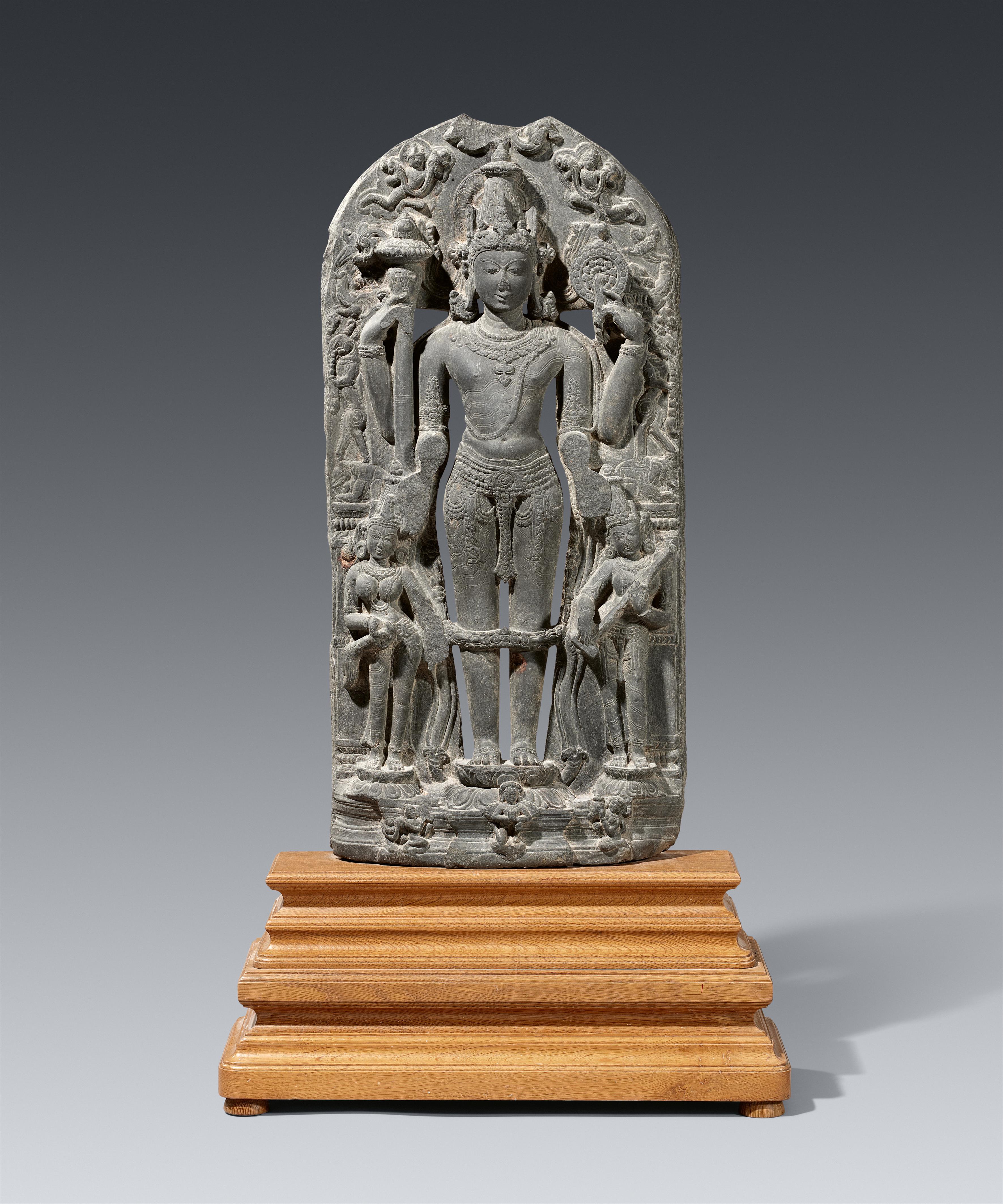 A Pala phyllite stone stele of Vishnu. Northeastern India, Bihar. 12th century - image-1