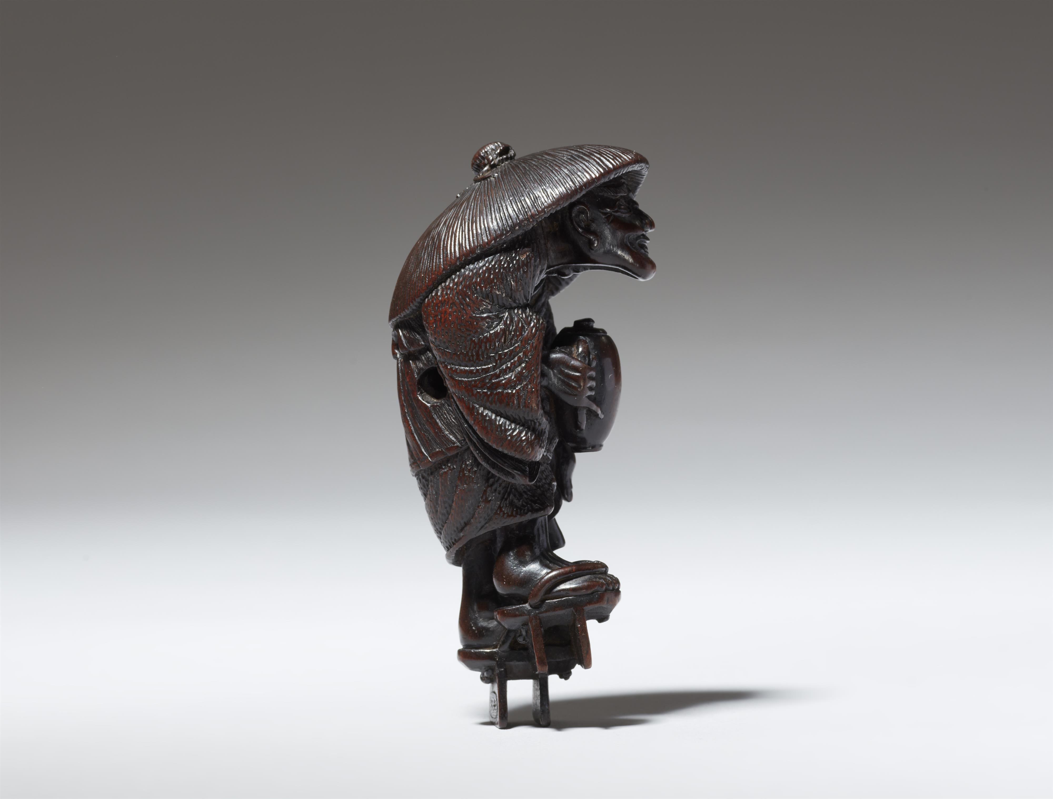 Netsuke des sogenannte Öldiebs (abura -bozu). Dunkles Holz. 19. Jh. - image-5