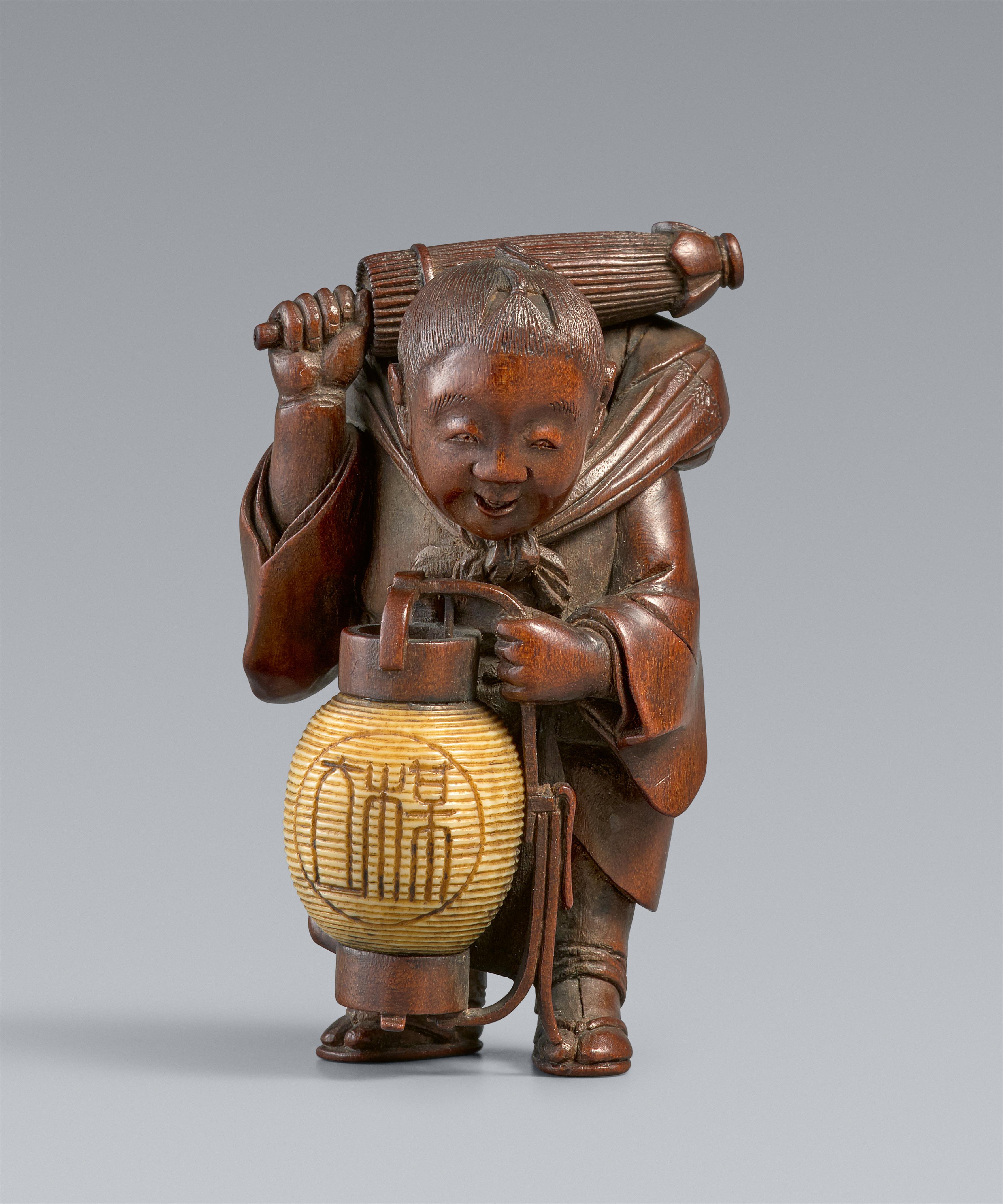 Netsuke eines Jungen mit Laterne. Holz. Tokyo. Spätes 19. Jh. - image-2