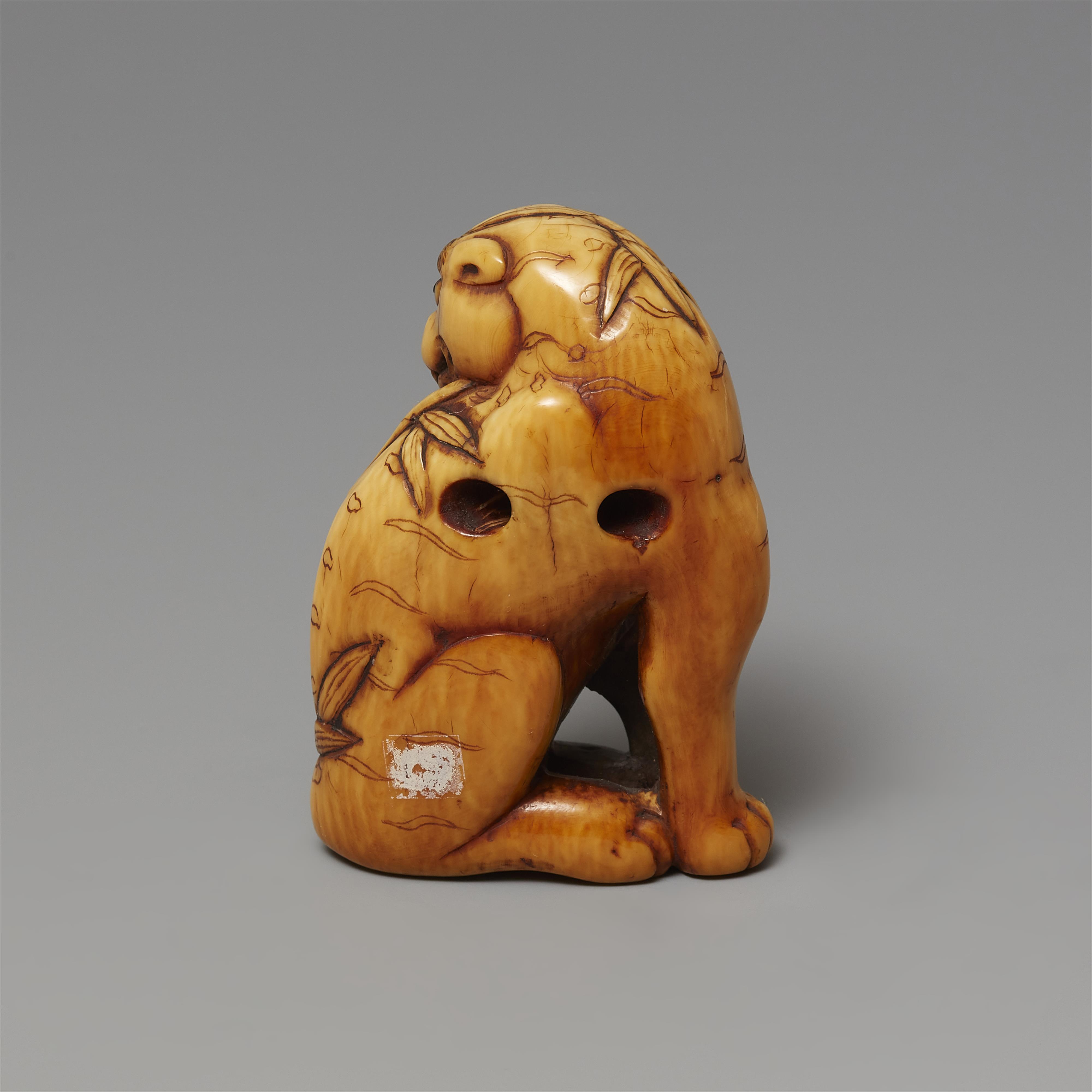 An ivory netsuke of a seated tiger. 18th century - image-4