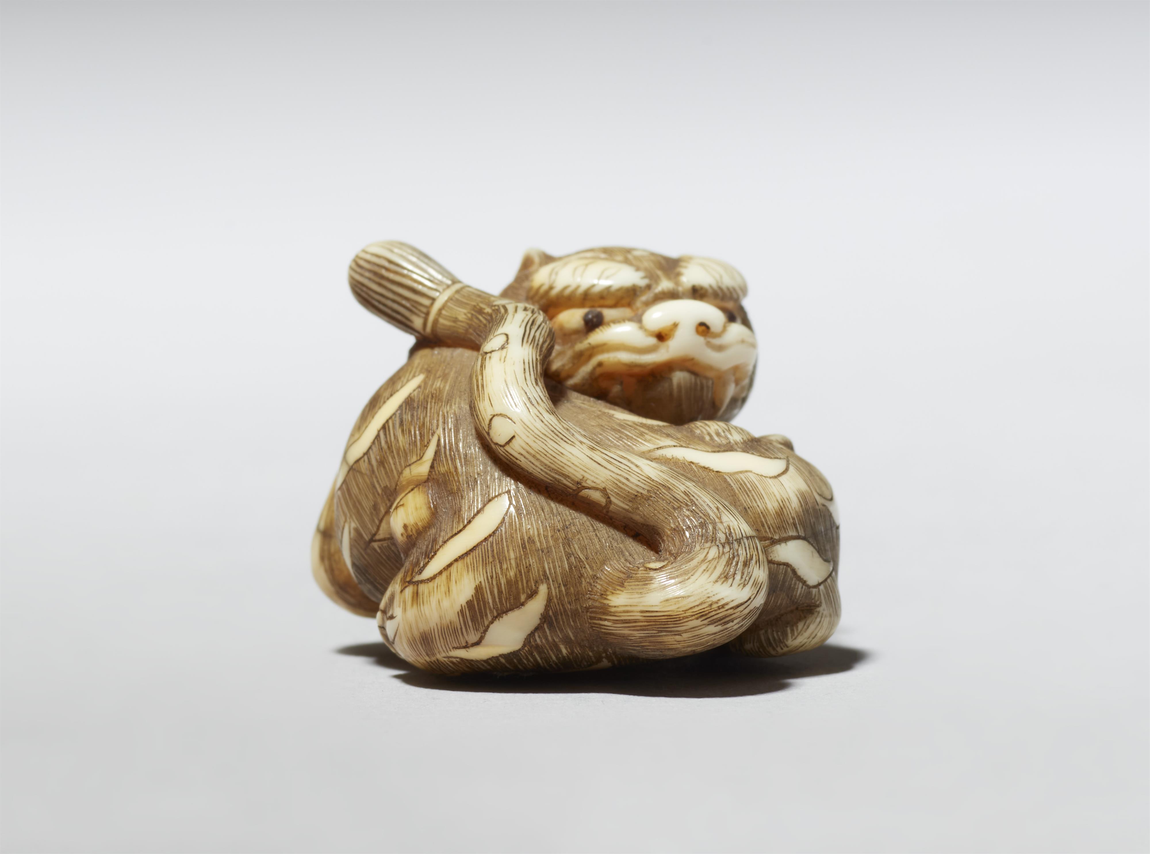 A small Kyoto ivory netsuke of a tiger. First half 19th century - image-6