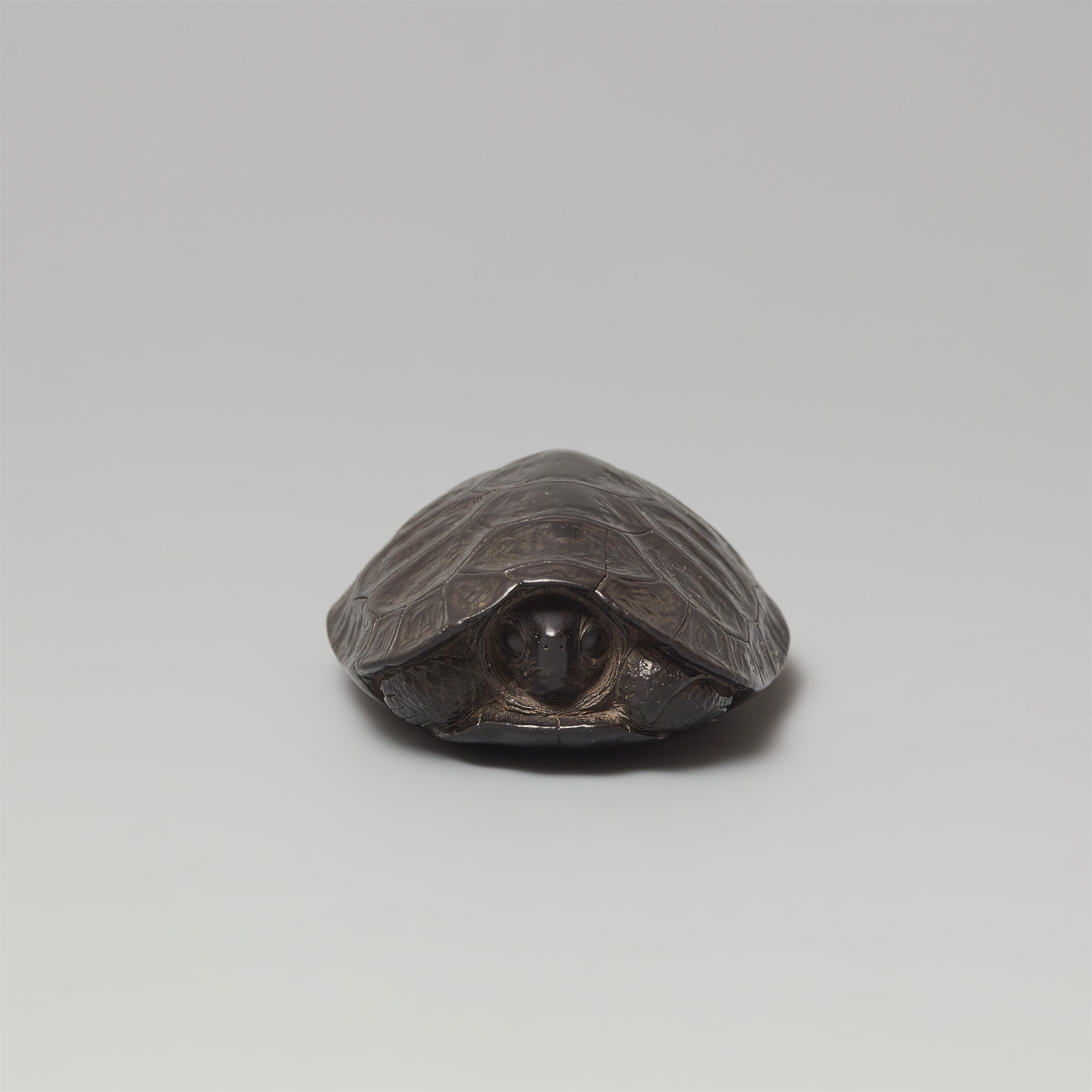 A large black wood netsuke of a tortoise. 19th century - image-3