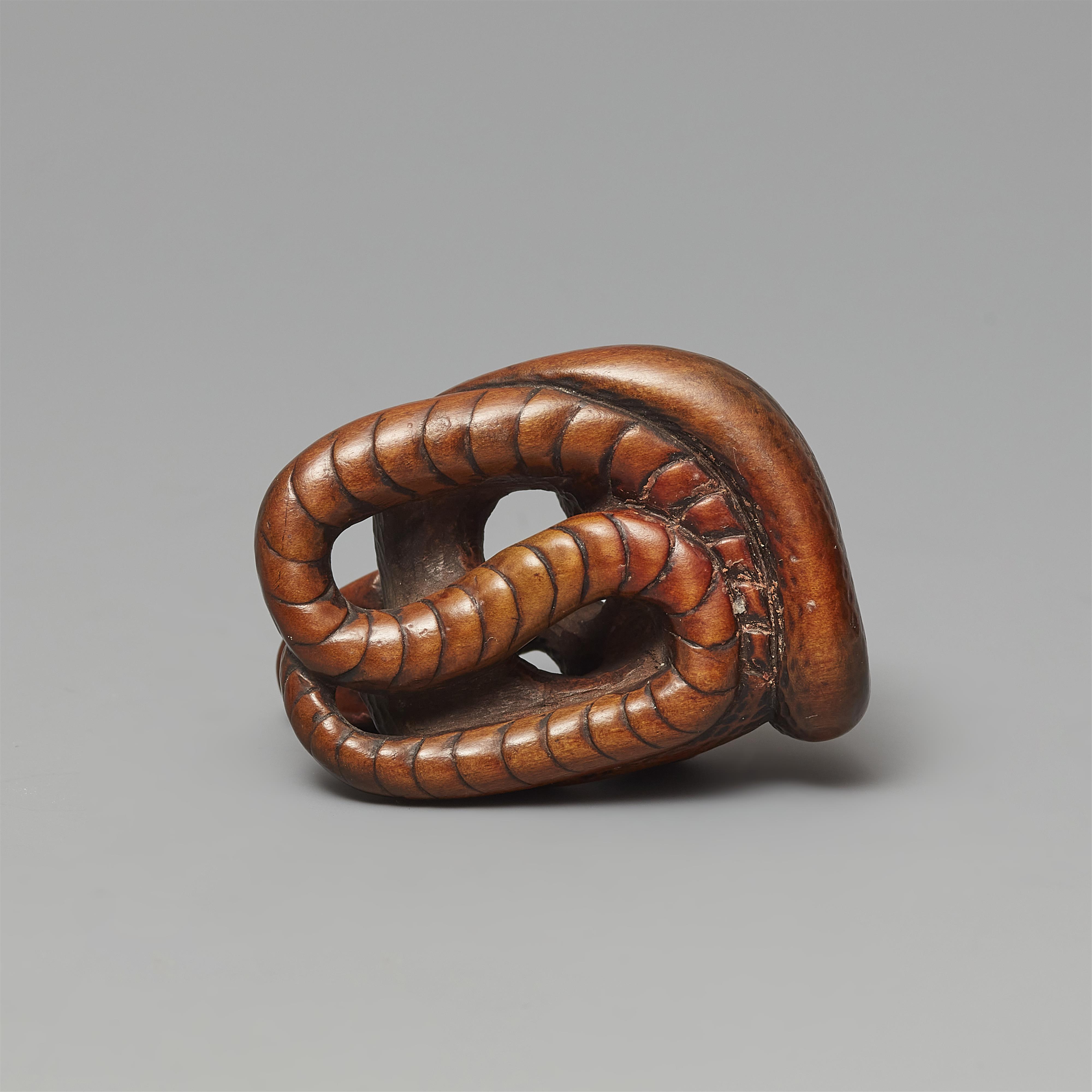 A boxwood netsuke of a coiled snake. 19th century - image-6