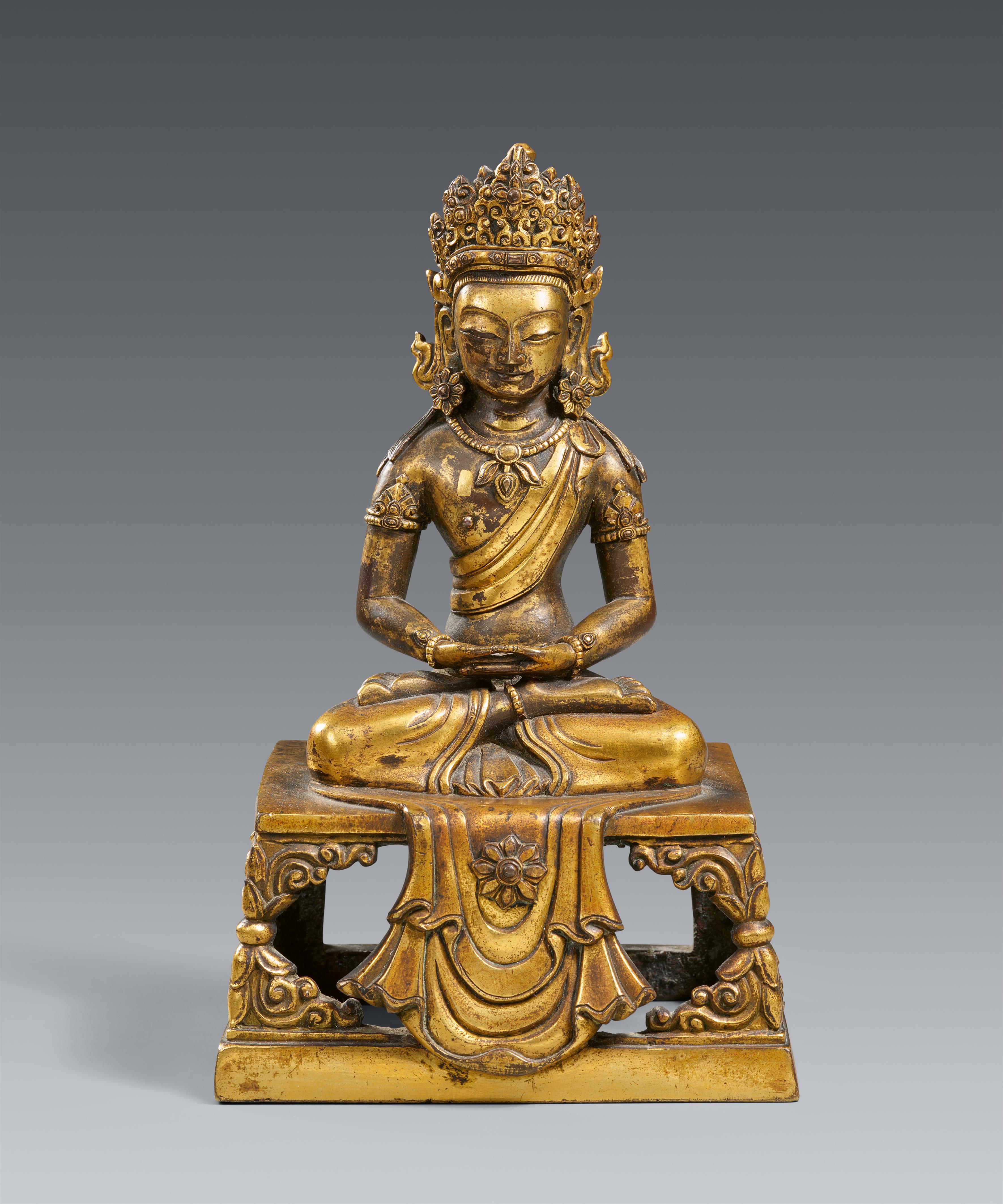 A fire-gilt bronze figure of Buddha Amitayus. Qianlong period, around 1770 - image-1