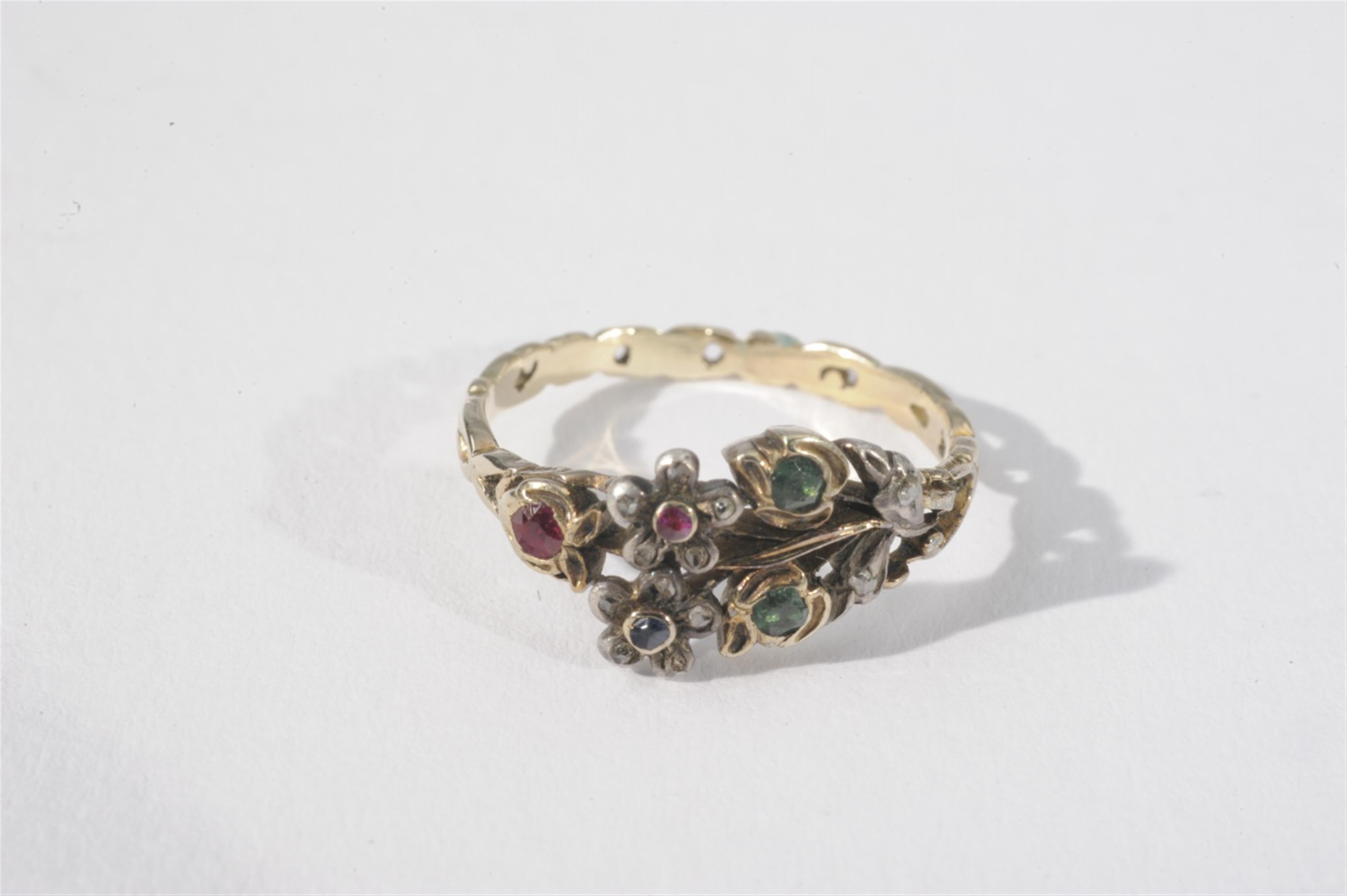 A gold giardinetto ring - Lot 43