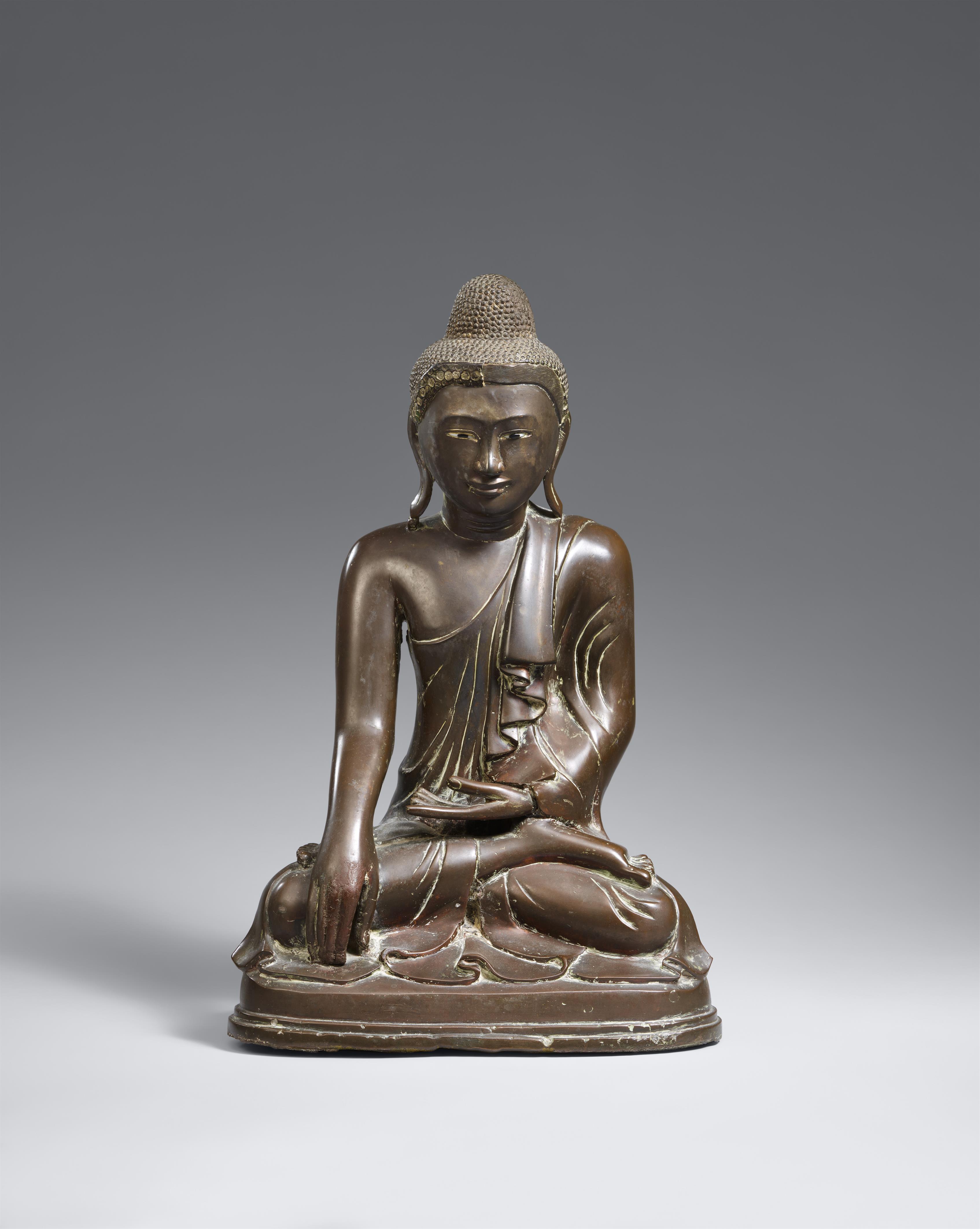 A Mandalay bronze figure of Buddha Shakyamuni. 19th/early 20th century ...