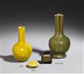 Two teadust-glazed vases and a brush washer. 19th/20th century - image-1