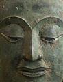 Kopf eines Buddha. Bronze. Thailand. Ayutthaya. 15. Jh., Sockel - image-2