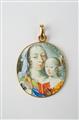 An 18k gold pendant with religious miniatures on ivory - image-3