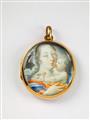 An 18k gold pendant with religious miniatures on ivory - image-1