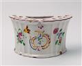 A Ludwigsburg crescent form faience bouquetiere with overglaze decor. - image-1