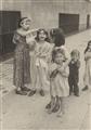 Helen Levitt - Ohne Titel (Spielende Kinder, New York) - image-9