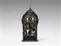 Jain-Altar der Ambika. Bronze mit Einlagen aus Silber. Gujarat/Rajasthan. Datiert 1501 - image-1