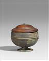 A small bronze basin. Han dynasty - image-1