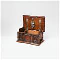 An early Baroque walnut veneer box - image-2