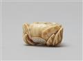 A small ivory netsuke of a peony blossom. Second half 19th century - image-4