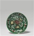 A small émail sur biscuit dish. Kangxi period (1662-1722) - image-1