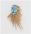 An 18k gold and turquoise comet brooch - image-1