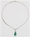 An 18k white gold and emerald necklace - image-3