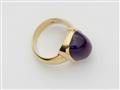 An 18k gold and amethyst ring - image-2