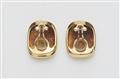A pair of 18k gold clip earrings - image-2