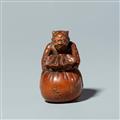 A boxwood netsuke of oni with a sack, by Minsai. Around 1830 - image-3