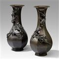 A pair of large hexagonal bronze vases. Meiji period - image-1