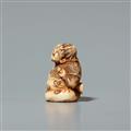 An ivory netsuke of a man with a child. Mid-19th century - image-4