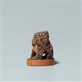 A boxwood seal netsuke. 19th century - image-4