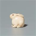 An ivory netsuke of a seated hare. 19th century - image-1