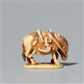 An ivory netsuke of a horse on an oval base. Late 19th century - image-3