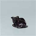 An ebony netsuke of a reclining ox, by Sekiran. Late 19th century - image-3