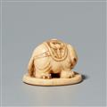 A narwhal netsuke of an elephant with Chinese men. 18th century - image-3