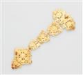 A large gold garnet corsage ornament - image-3