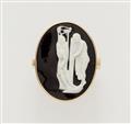 A 14k gold Neoclassical cameo ring - image-1