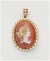 A Napoléon III 18k gold carnelian cameo garniture - image-1