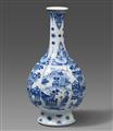 Blau-weiße Flaschenvase. Kangxi-Periode (1661-1722) - image-1