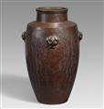 Very large and heavy bronze vase. Early 20th century - image-1