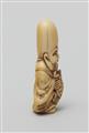 An ivory netsuke of a friendly Fukurokuju. Early 19th century - image-3