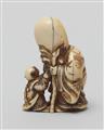 An ivory netsuke of Fukurokuju and karako. Early 19th century - image-4