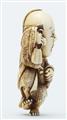 An ivory netsuke of a laughing Fukusuke. Early 19th century - image-4