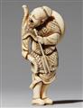 An ivory netsuke of a laughing Mongolian archer. Early 19th century - image-1