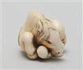 An ivory netsuke of a recumbent horse. Late 19th century - image-4