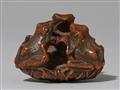 A boxwood netsuke of three frogs. Mid-19th century - image-1