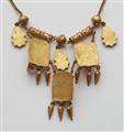 A 22k gold Etruscan style necklace - image-2