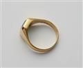 A gentlemen's 22k gold emerald ring - image-2