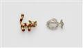 Two Italian novelty brooches - image-1